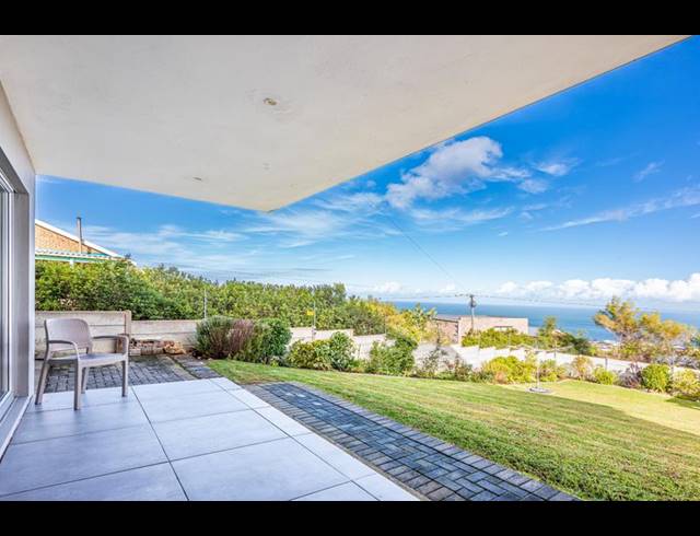 1 BEDROOM PROPERTY TO RENT IN DANA BAY